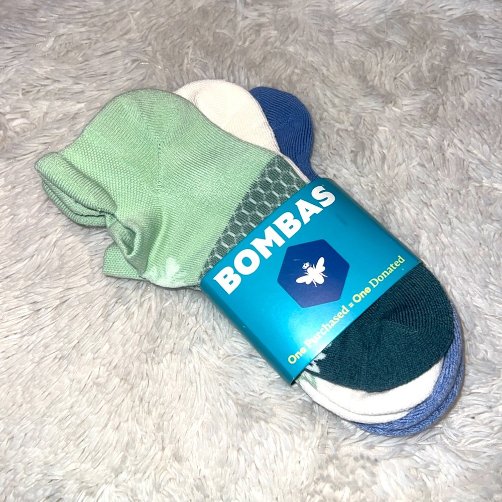 BUNDLE of THREE PAIR of BOMBAS ANKLE SOCKS